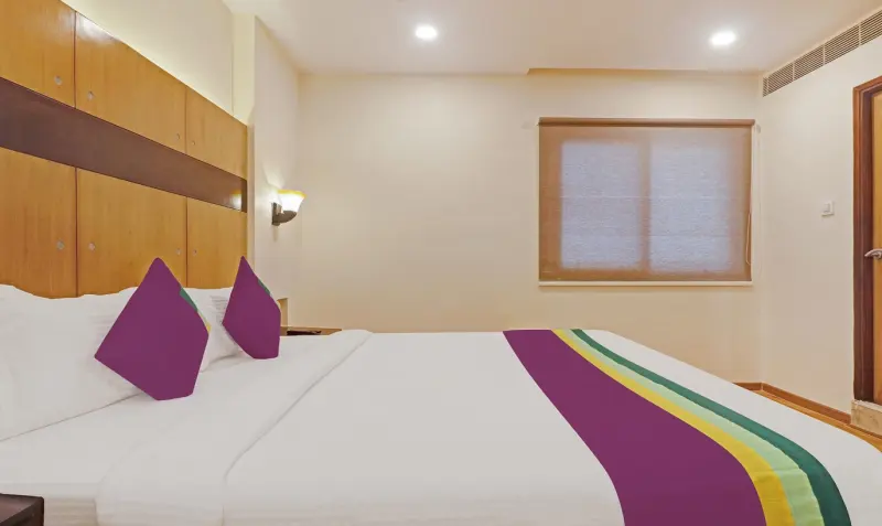 Maple deluxe room